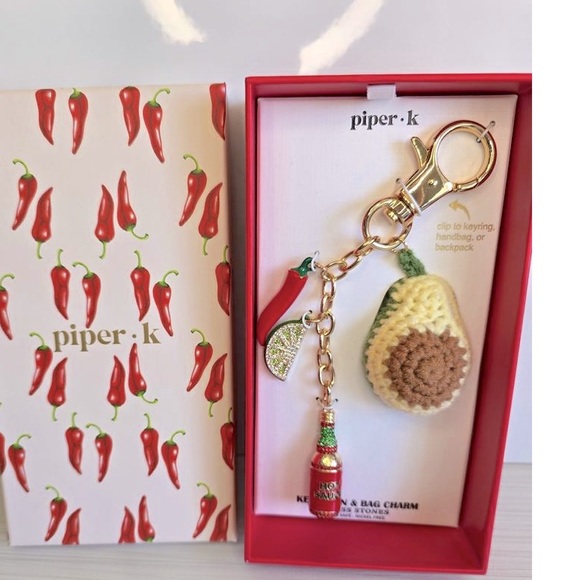 Piper K NEW Crocheted Avocado Keychain with Hot Sauce and pepper Charm bag charm - Picture 9 of 10